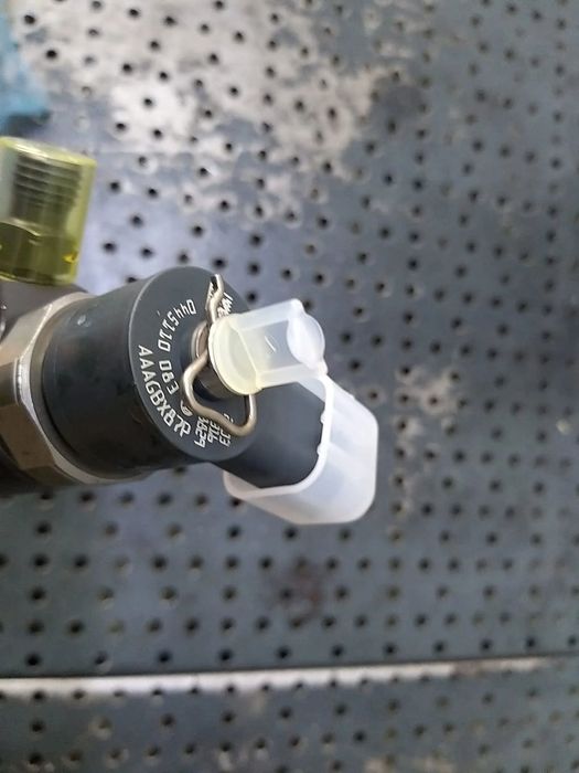 Injector nou 1.3 mjt fiat doblo 0445110083