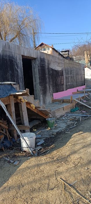 Vând teren intravilan in Râmnicu Valcea