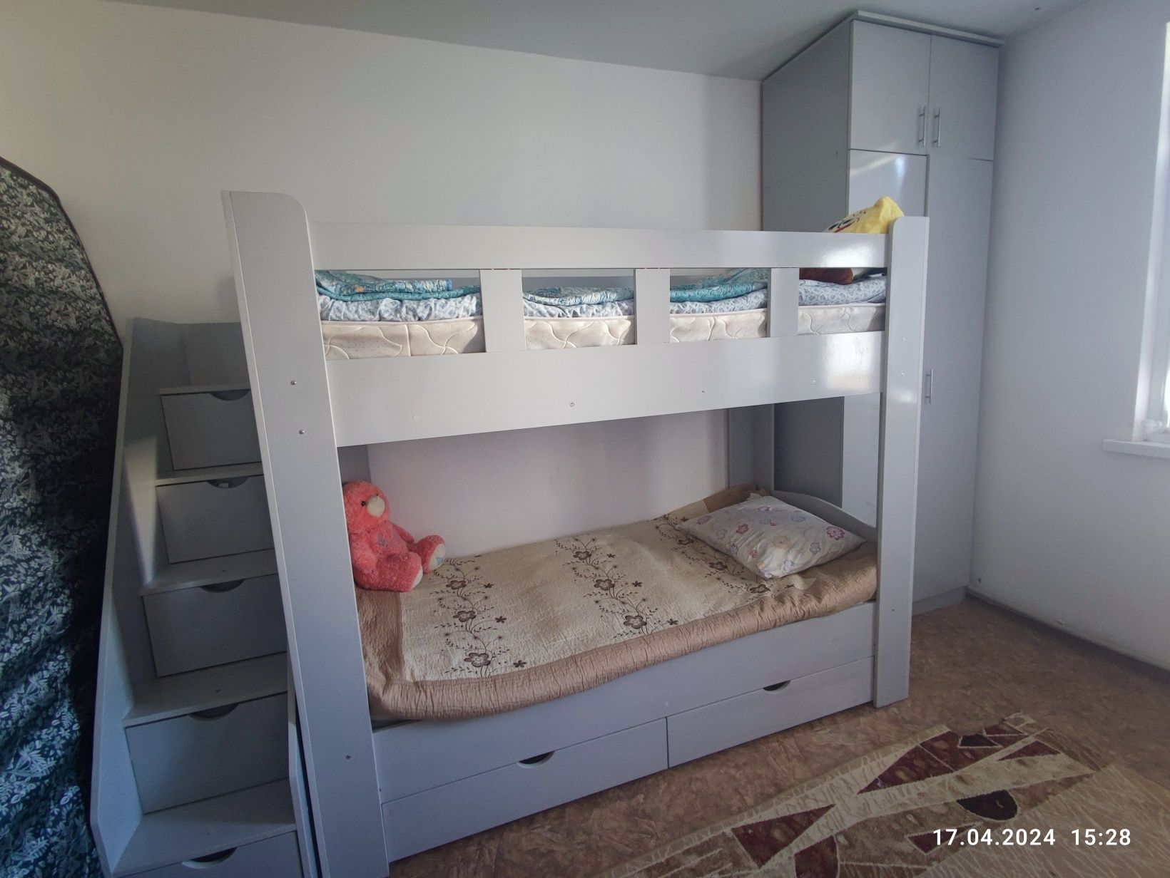 Детский гарнитур кровать шкаф