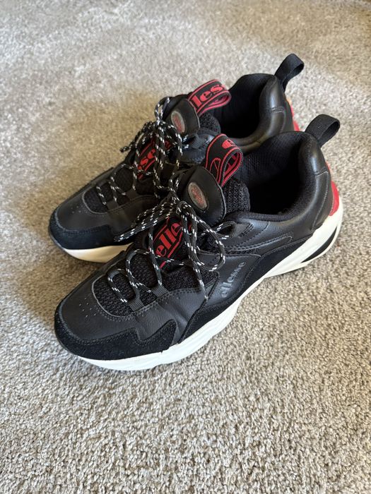 Мъжки маратонки ellesse 43 като нови