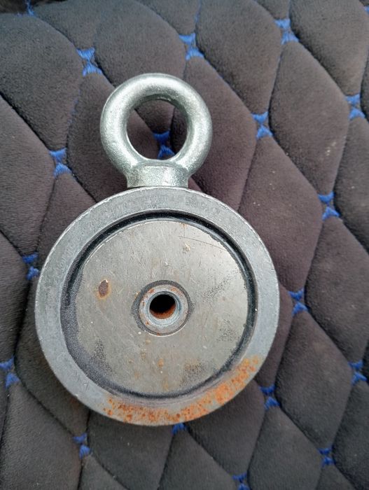 Поисковой магнит