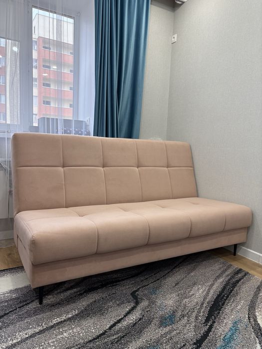 Пррдам классный диван для зала