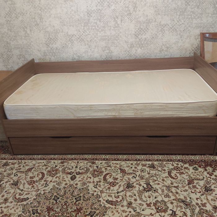 Продам кровать б/у