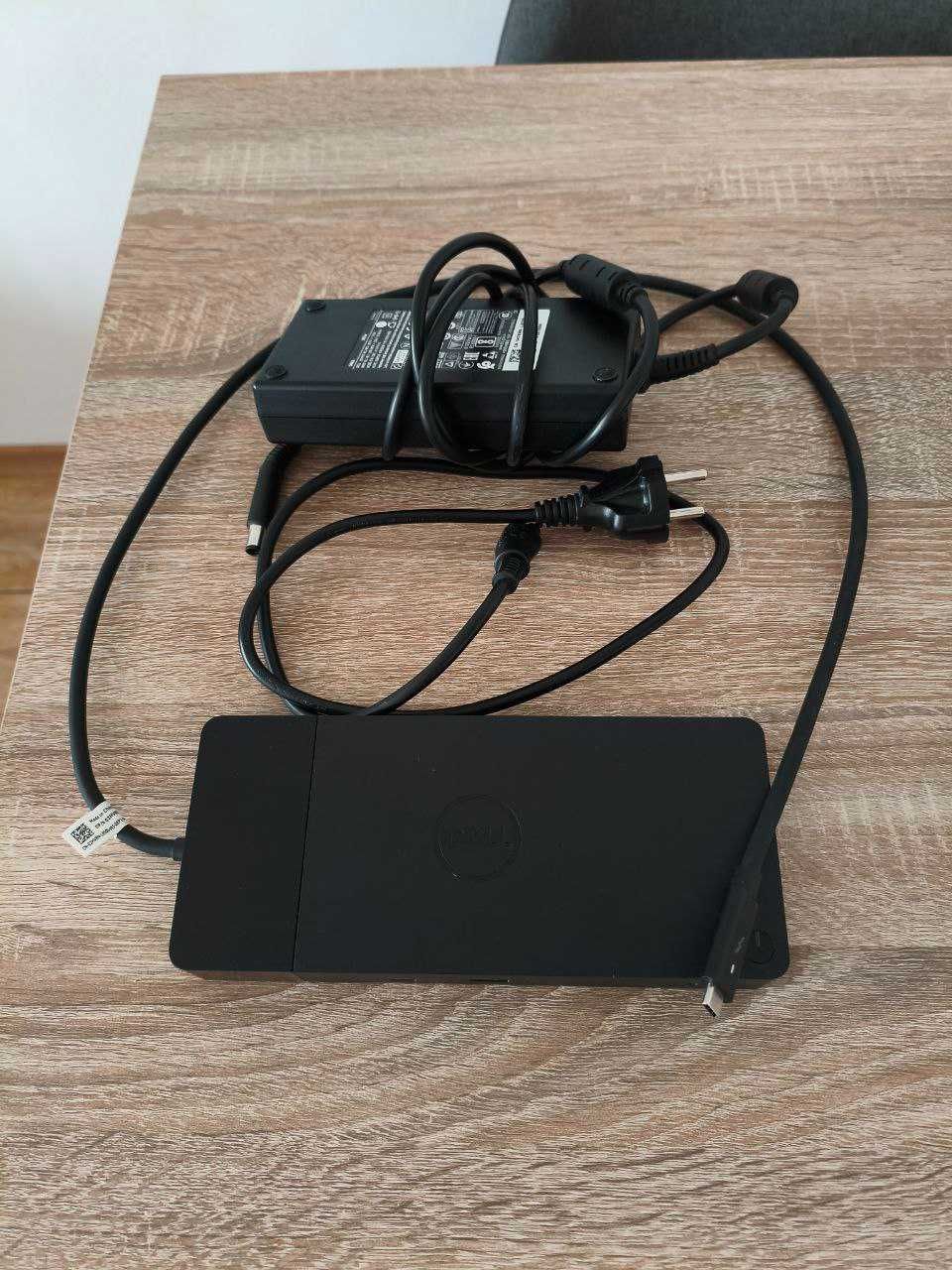 Докинг станция DELL + различни хъбове и адаптери