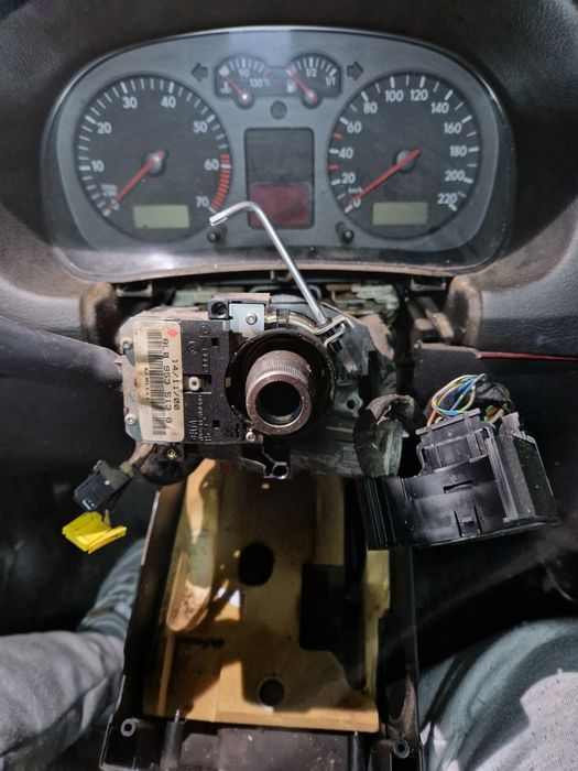 Contact blocat blocator volan ,navigatie, chei acumulator bmw reparati