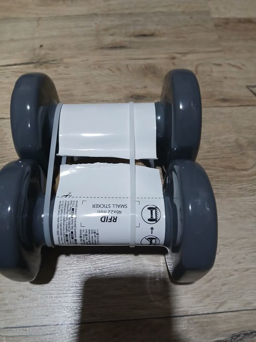 Продавам чисто нови гирички 3 кг.