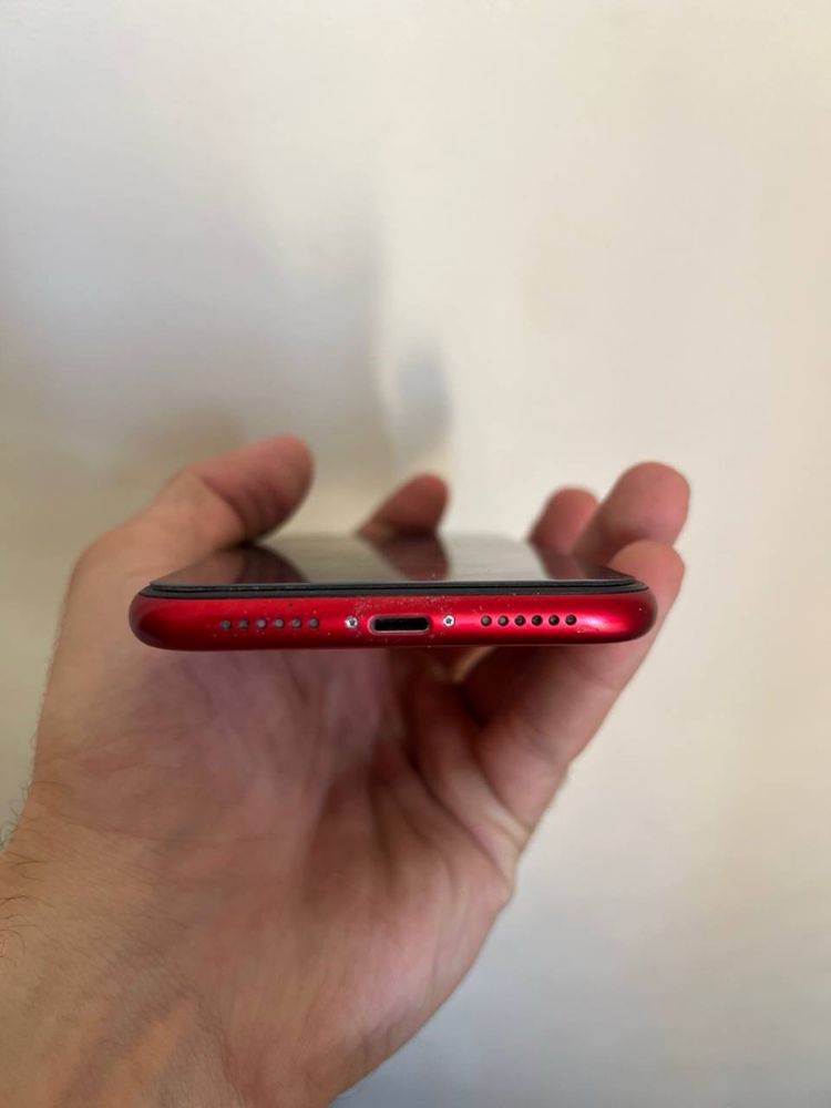 iPhone Xr 128 Гб красный
