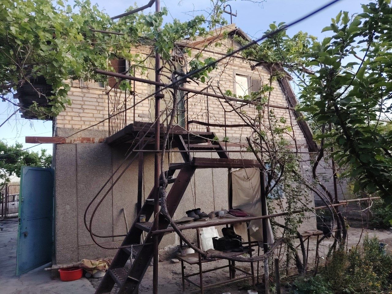 Dacha sotiladi srochna