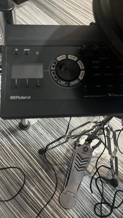 Продават се електрони барабани ALESIS цена 2700