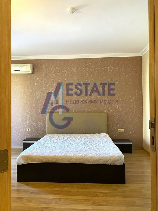 Двустаен апартамент на първа линия море в Царево