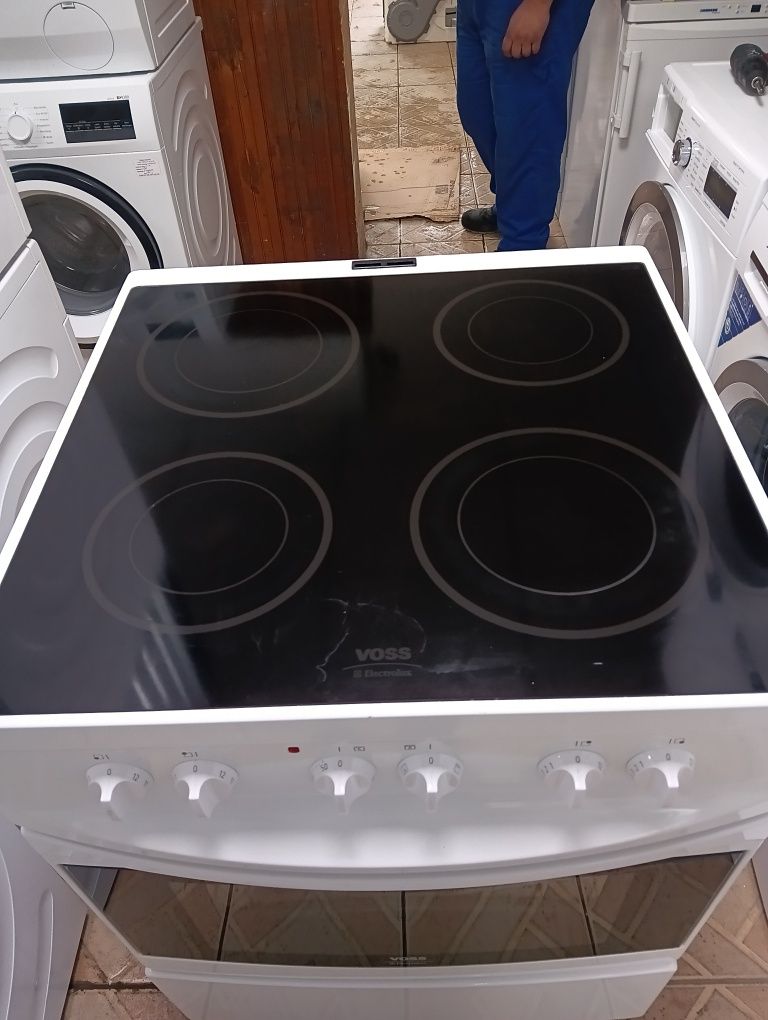 Свободно стояща печка с керамичен плот Voss Electrolux 2годиниГаранция