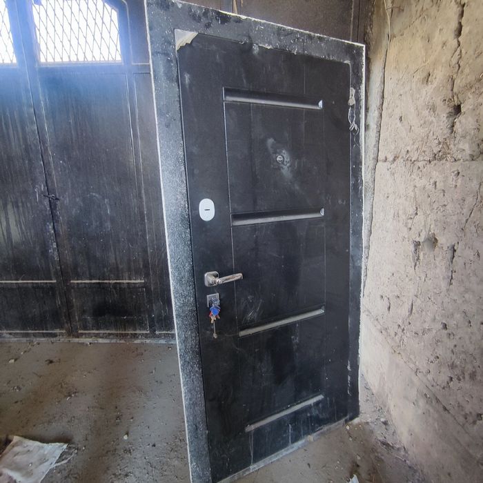 эшик янги . входной дверь