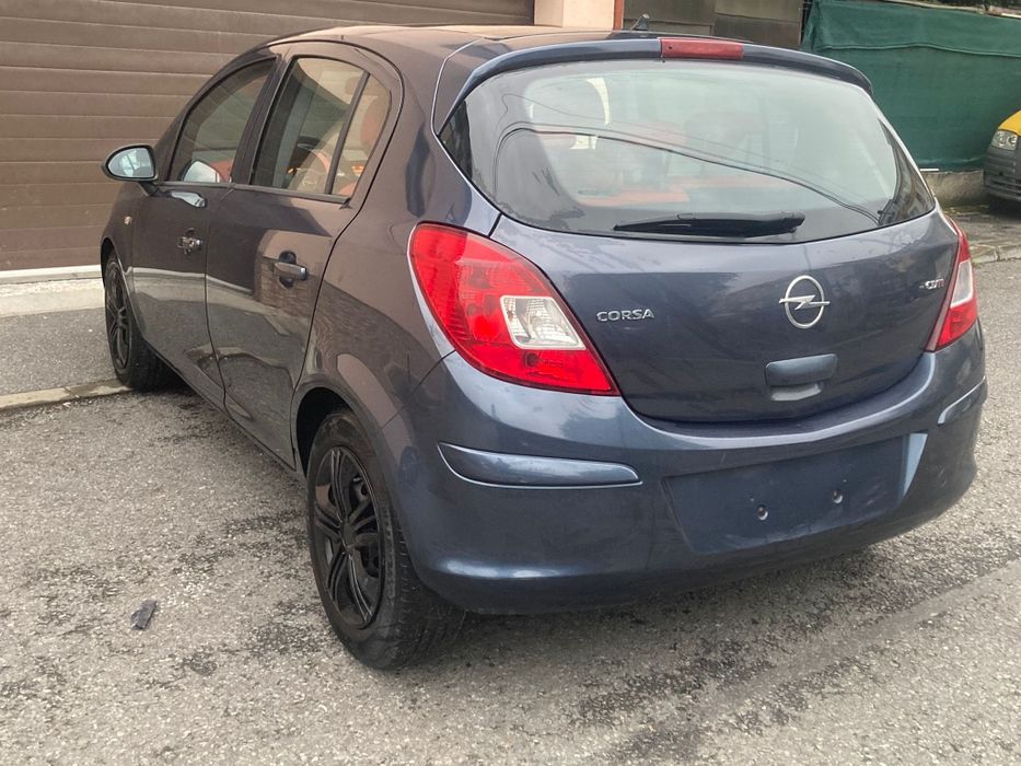 Vând Opel Corsa ; automata; 1.3 diesel