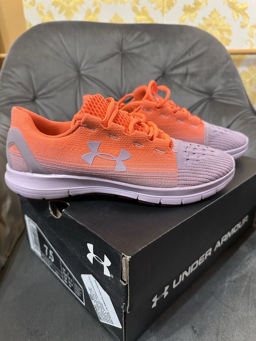Adidasi Under Armour