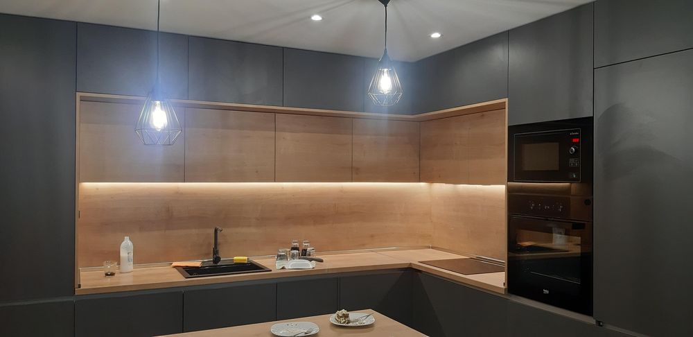 Дава се под наем Тристаен апартамент в София, Симеоново - 128 кв.м за 1200 € - Снимка #2