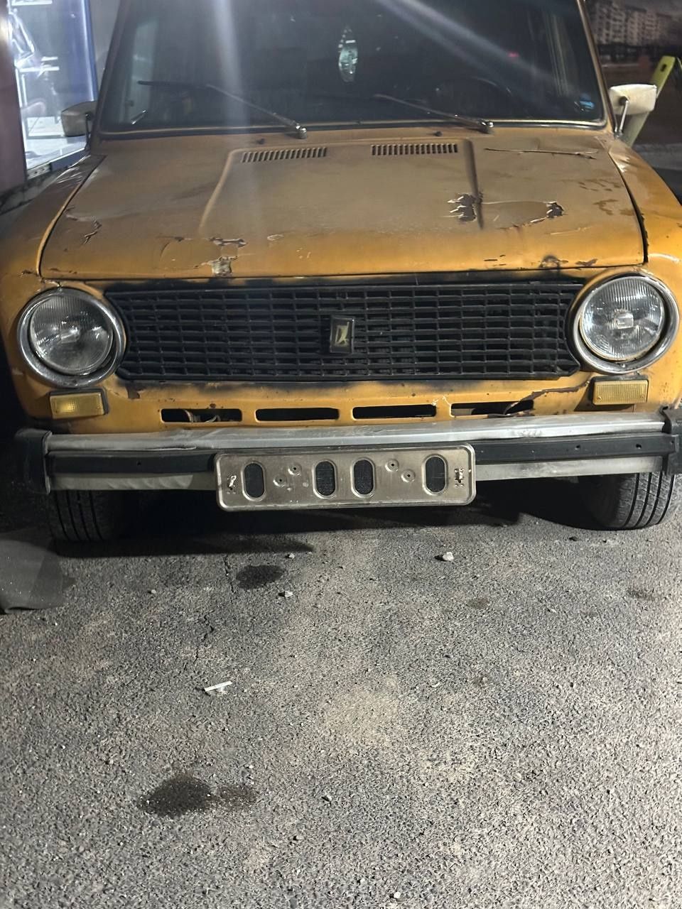 Vaz 21 02 sotiladi