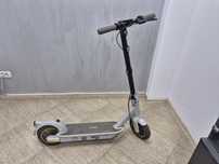 Trotineta electrică Ninebot Max G30