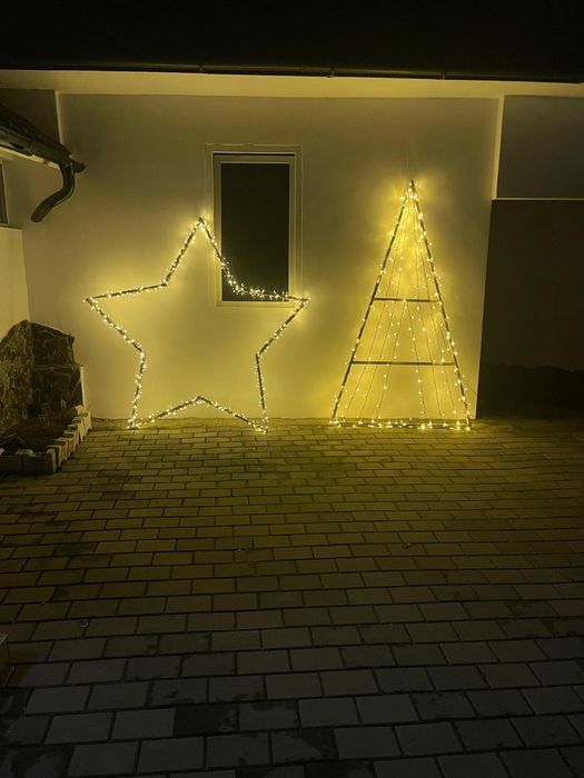 Se vinde stea și brad