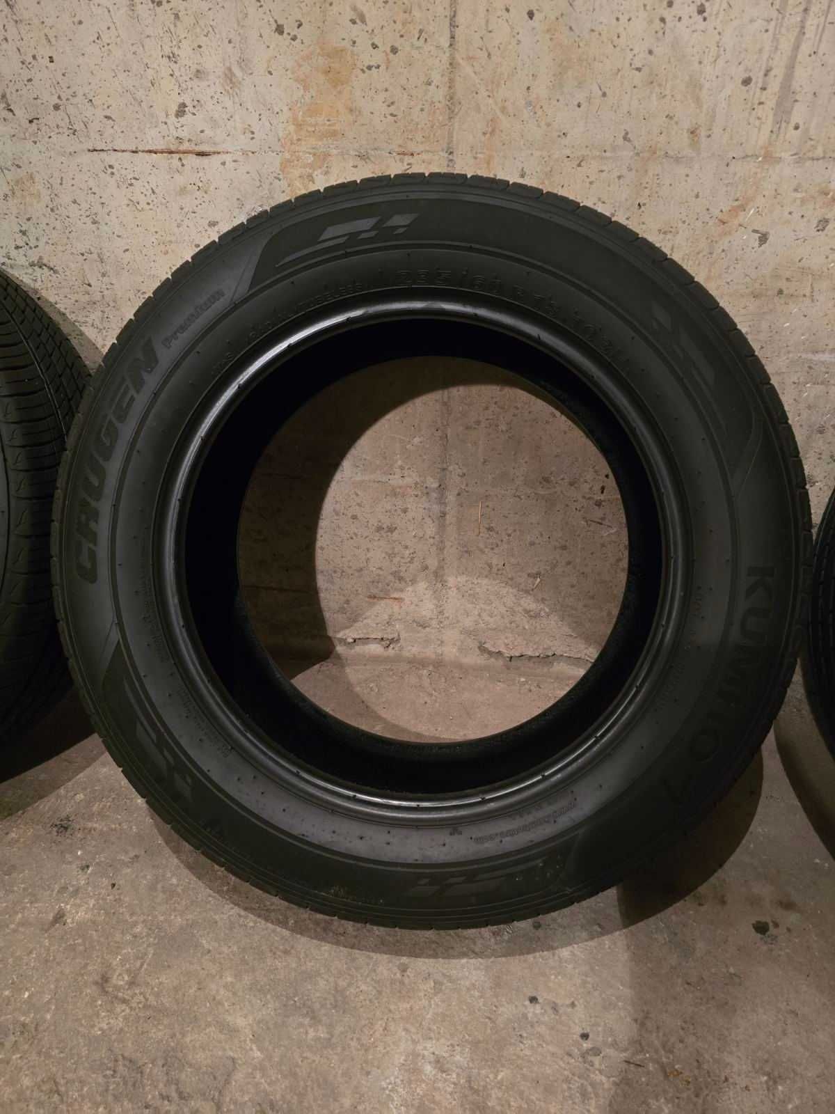 4 бр. 235/60/R18 - Kumho Crugen Premium/KL33 - от Santa Fe 2024
