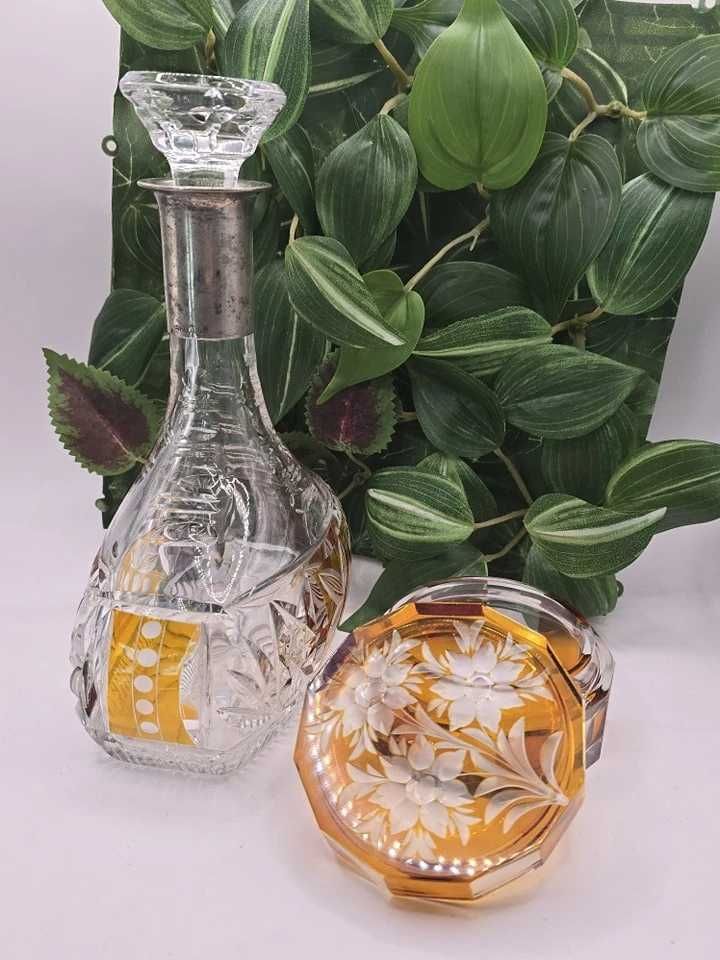 Sticla pentru tarie cu gat de argint,si bomboniera din cristal .