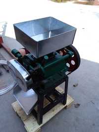 Плющилка Зерноплющилка мотор 2.2 квт 220вольт 200 кг в час