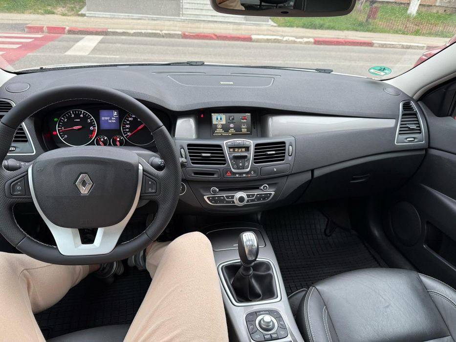 Renault Laguna Estate 2.0 Dinamique BOSE