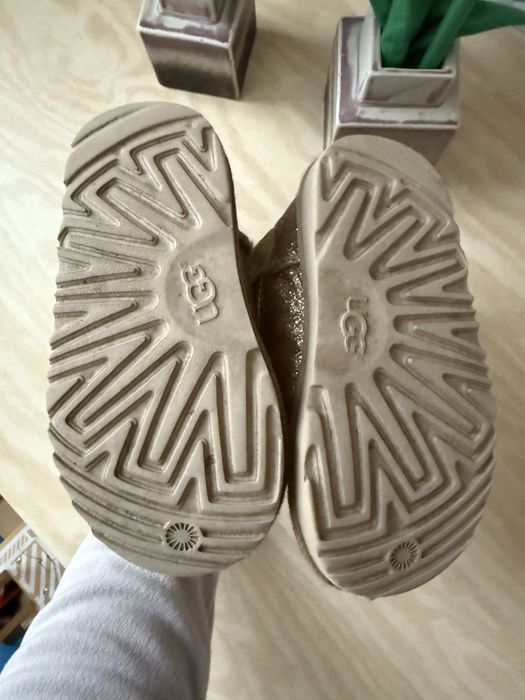 Боти UGG златни размер 27.5