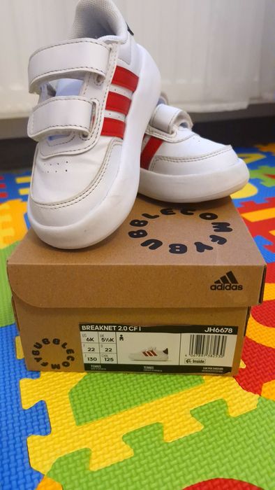 Adidasi Adidas marimea 22