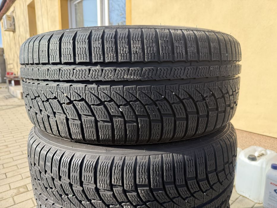Anvelope 235 45 18 Nokian Iarna