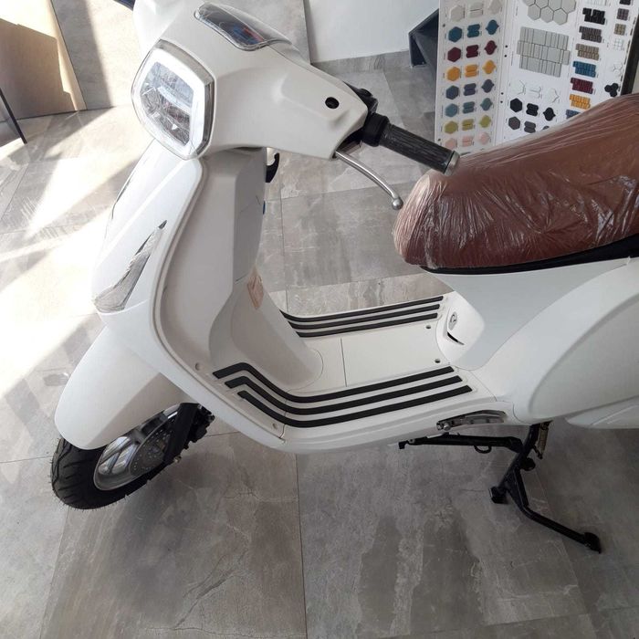 Scuter electric VOLTA VS8, 72 V, 3000-5000W, puțin rulat