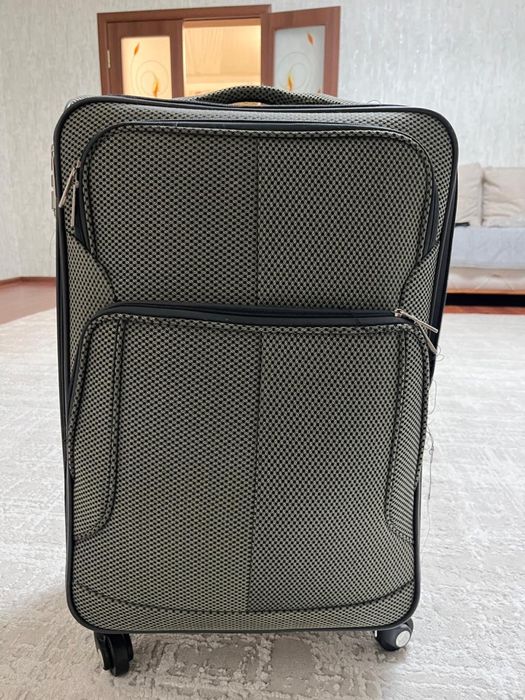 Чемодан новая большой дорожная