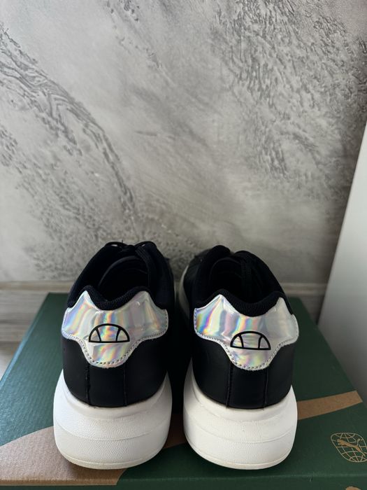 Дамски черни кецове Ellesse