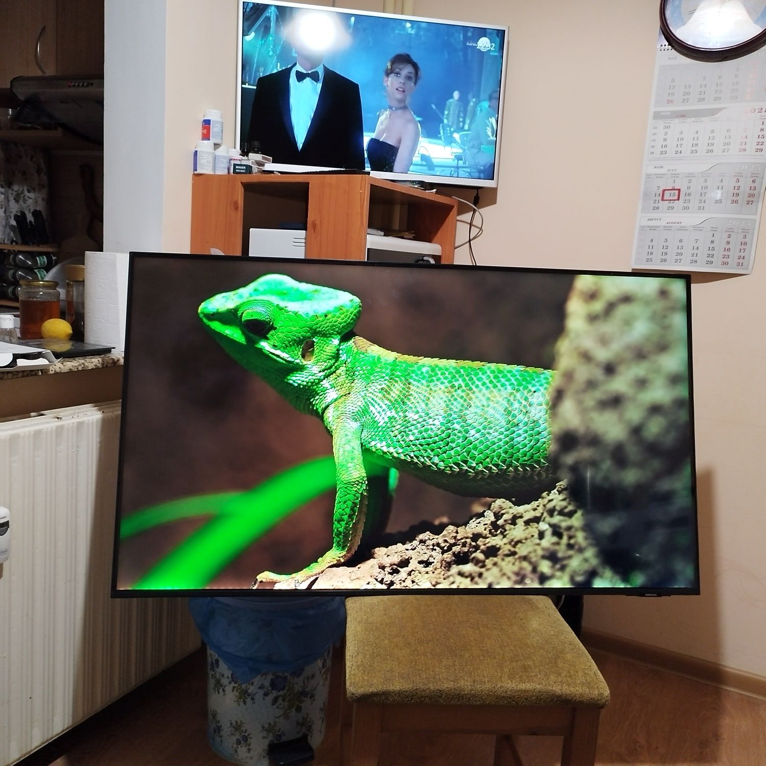 50" samsung au8072