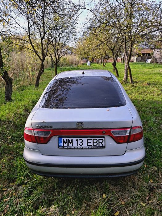 Vând sau dezmembrez Seat Toledo