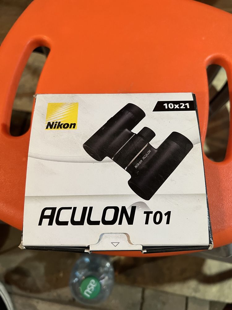 Бинокль Nikon aculon t01