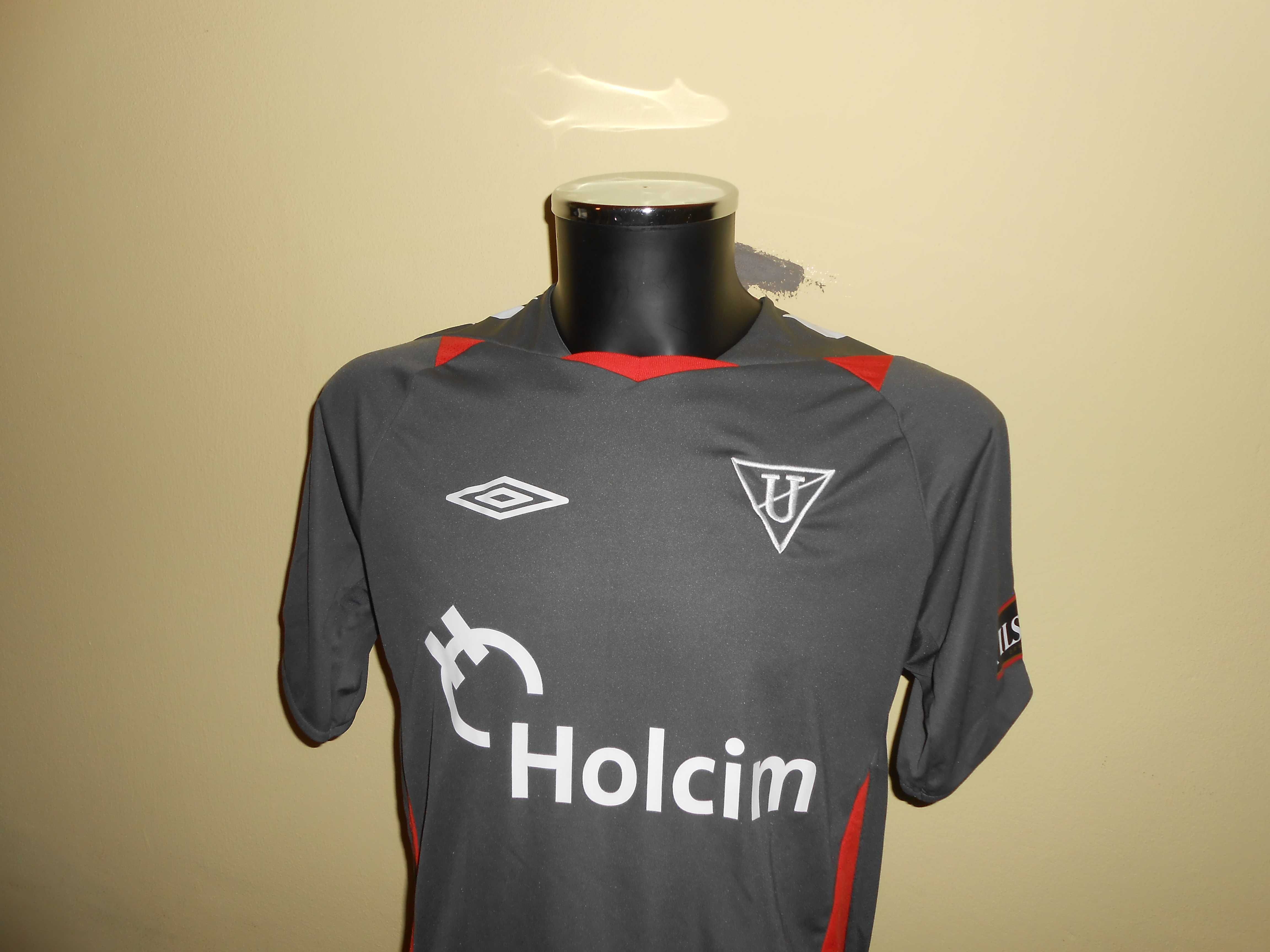 tricou  CLUB UNIVERSIDAD DE CHILE umbro marimea M nou