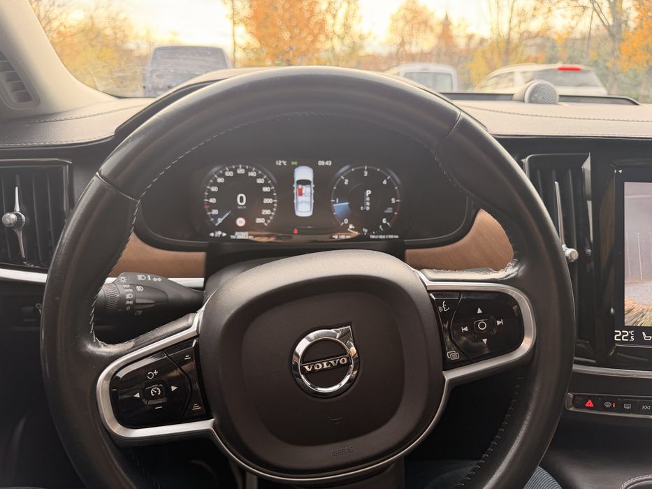 Volvo S90 D5 AWD