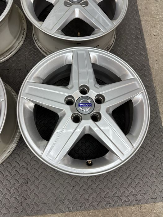 16-цола 5х108 - Volvo
