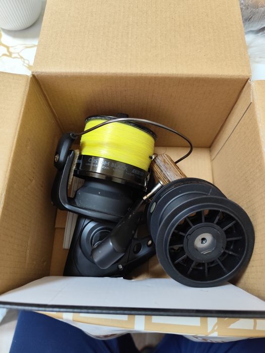 Vând  Okuma custom black CB-60