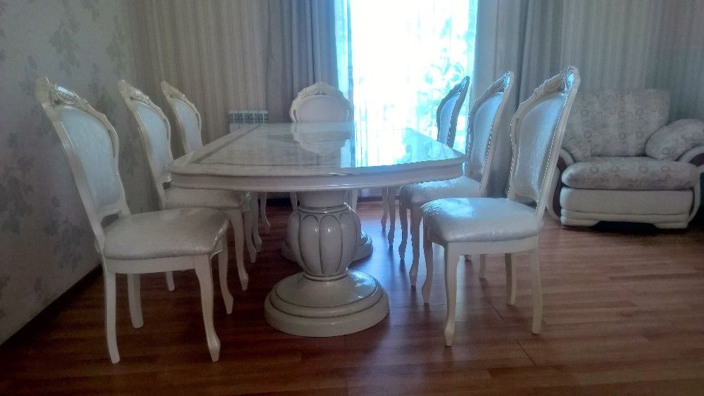 Стол, стулья, итальянского производства