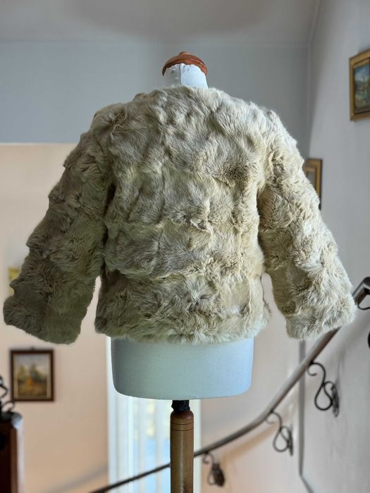 Haină scurtă bej de dama din blană naturală de iepure, cu mâneci 3/4
