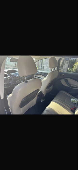 Ford Kuga 2.0 TDCi 150 CP 4x4 – 2015 – În stare impecabilă