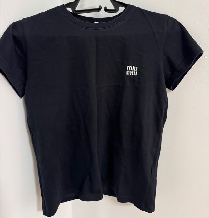 Тениска черна в стил