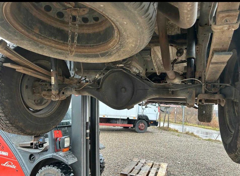 Punte spate  Toyota Hilux 2022 manuala