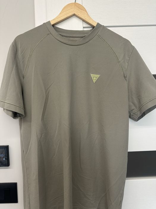 Тениска GUESS -нова-