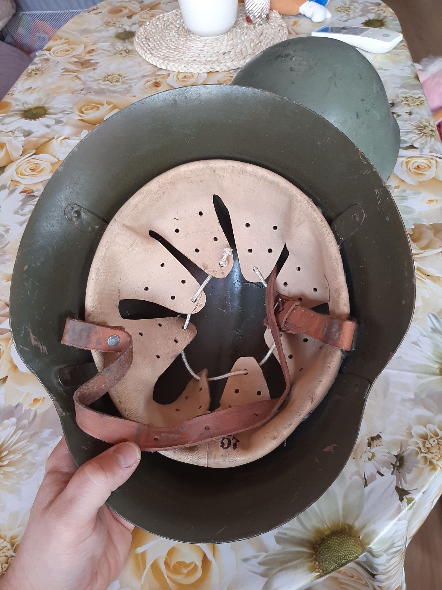 Военна каска нова