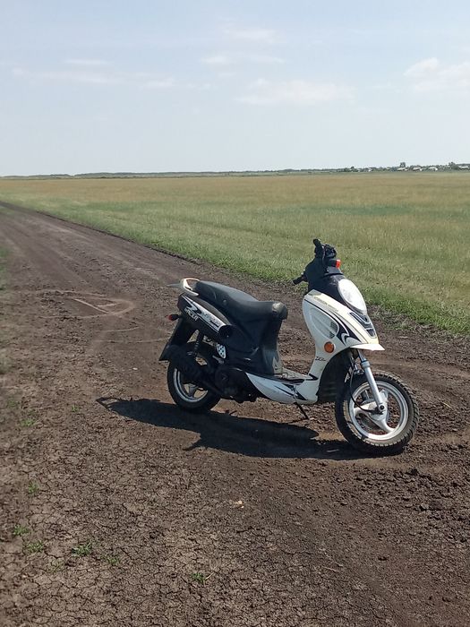 Скутер Racer сагита