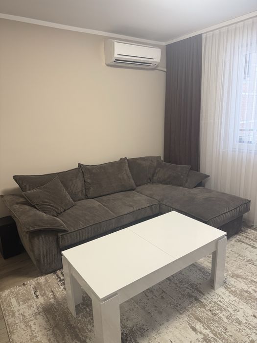 Дава се под наем Двустаен апартамент в Пловдив, Южен - 76 кв.м за 484.5 € - Снимка #2