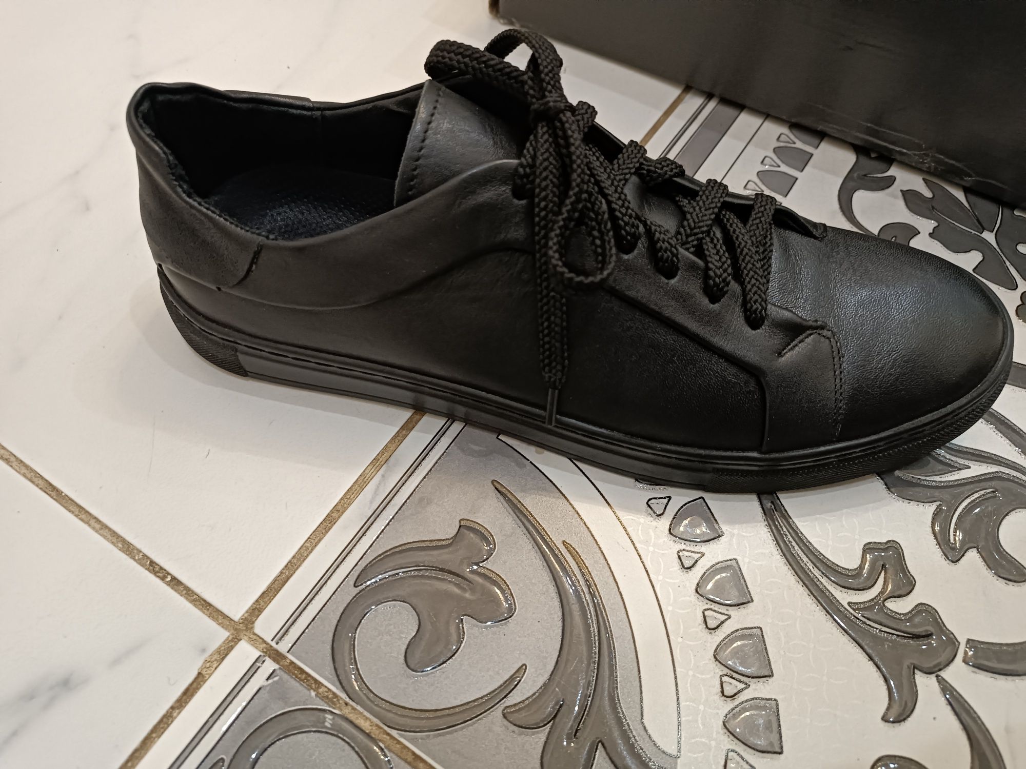 Мужская обувь кожаные кеды 42 размера