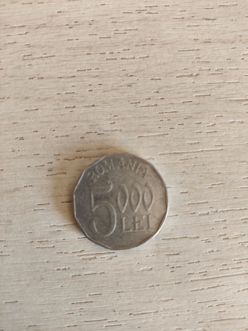 Monedă 5000 lei din 2002